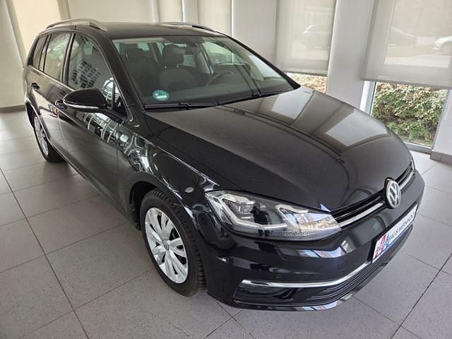 Gebraucht VW Golf VII Highline 150 PS (110 kW) 2020 Schwarz Kombi