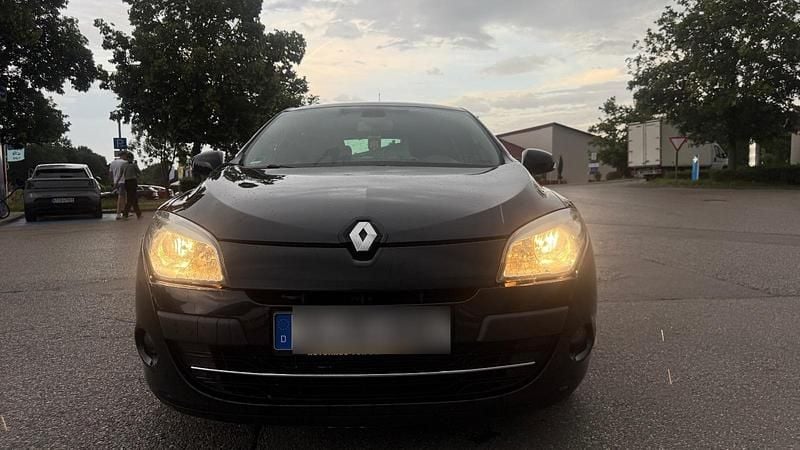 Schwarz Gebraucht 2012 Renault Mégane III Kleinwagen | 3.200 € (Fairer Preis) - Bild 1/4