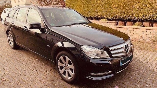 Schwarz Gebraucht 2011 Mercedes C200 Kombi | 6.900 € (Fairer Preis) - Bild 1/4