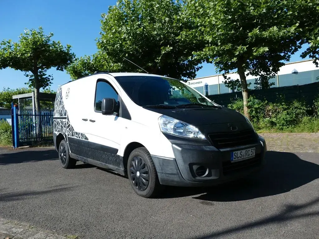 Gebraucht Peugeot Expert 128 PS (94 kW) 2015 Weiß Van