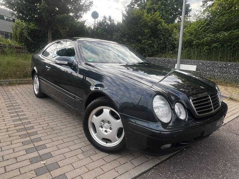 Blau Gebraucht 2000 Mercedes CLK200 Avantgarde Coupé | 2.490 € (Guter Preis) - Bild 1/4