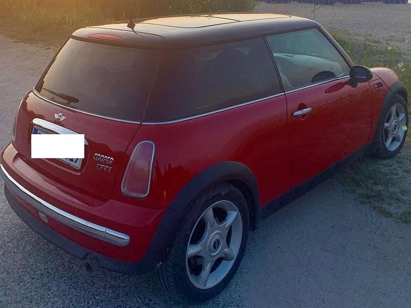 Second-hand Mini Cooper 116 CP (85 kW) 2002 Roșu Hatchback