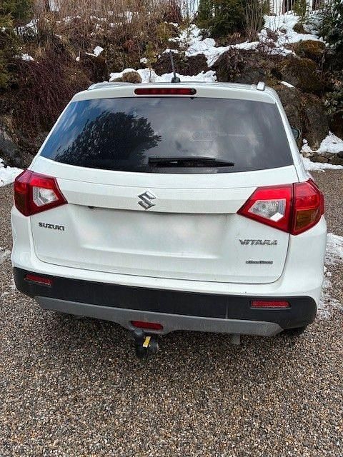 Gebraucht Suzuki Vitara 120 PS (88 kW) 2018 Weiß SUV