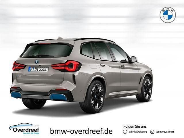 Gebraucht BMW iX3 Impressive 210 kW (286 PS) 2022 Silber SUV