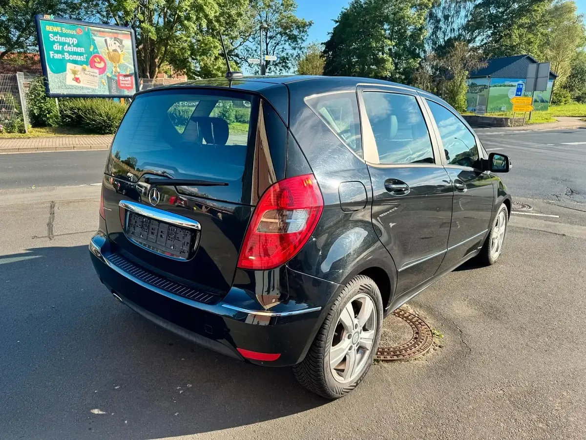 Gebraucht Mercedes A160 82 PS (60 kW) 2011 Schwarz Kleinwagen