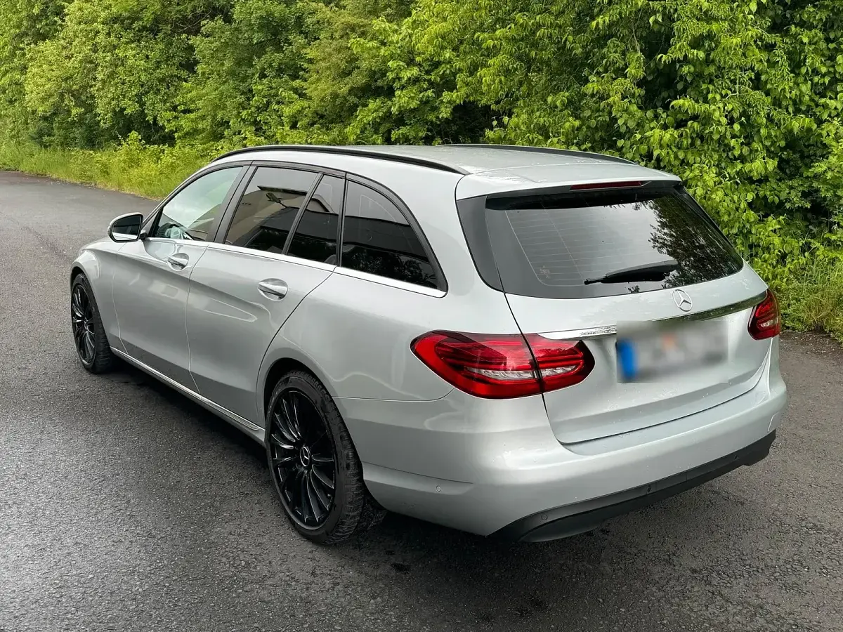 Gebraucht Mercedes C220 194 PS (142 kW) 2018 Silber Kombi