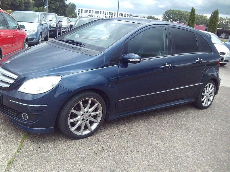 Gebraucht Mercedes E200 193 PS (141 kW) 2006 Blau Limousine