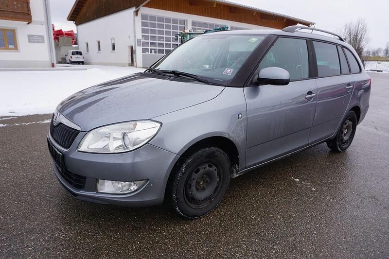 Grau Gebraucht 2013 Skoda Fabia Fresh Kombi | 3.390 € (Guter Preis) - Bild 1/4