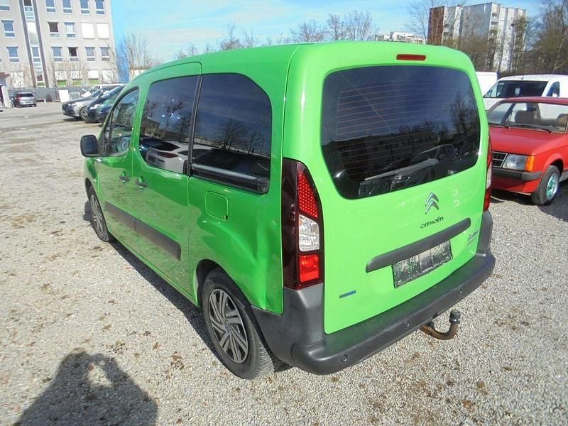 Gebraucht Citroën Berlingo SELECTION 120 PS (88 kW) 2015 Grün Van / Kleinbus