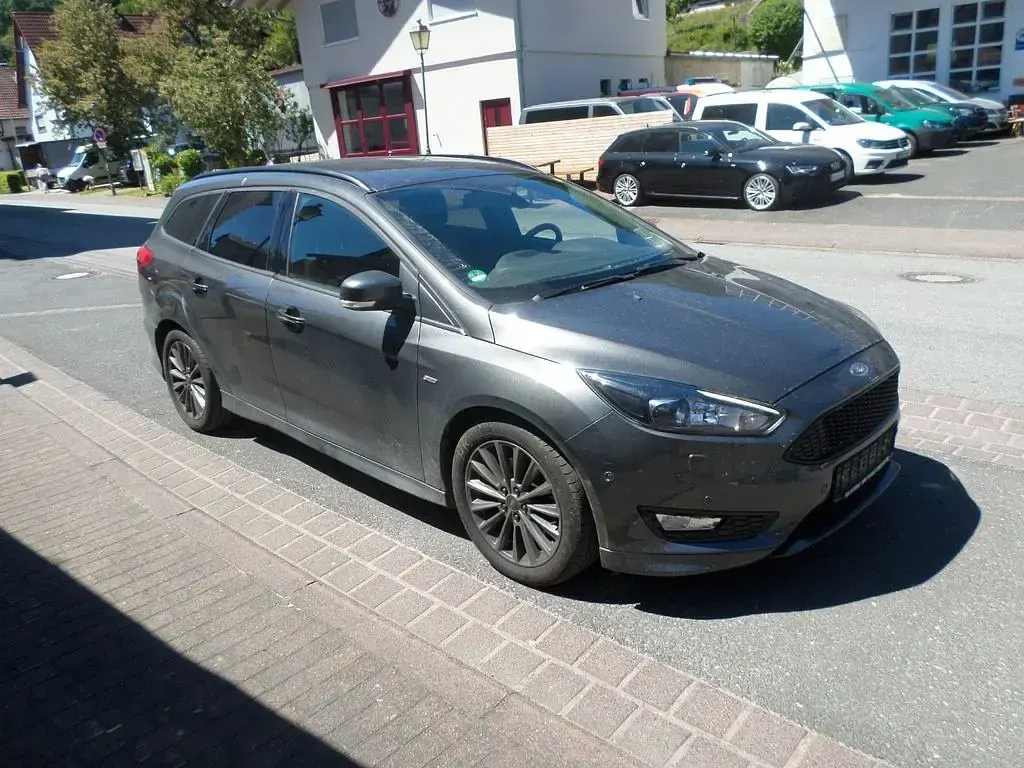 Occasion Ford Focus ST-Line 182 ch (133 kW) 2018 Gris Berline