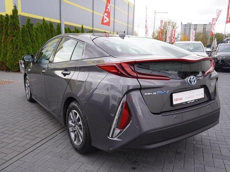 Gebraucht Toyota Prius 122 PS (89 kW) 2019 Grau Van / Kleinbus