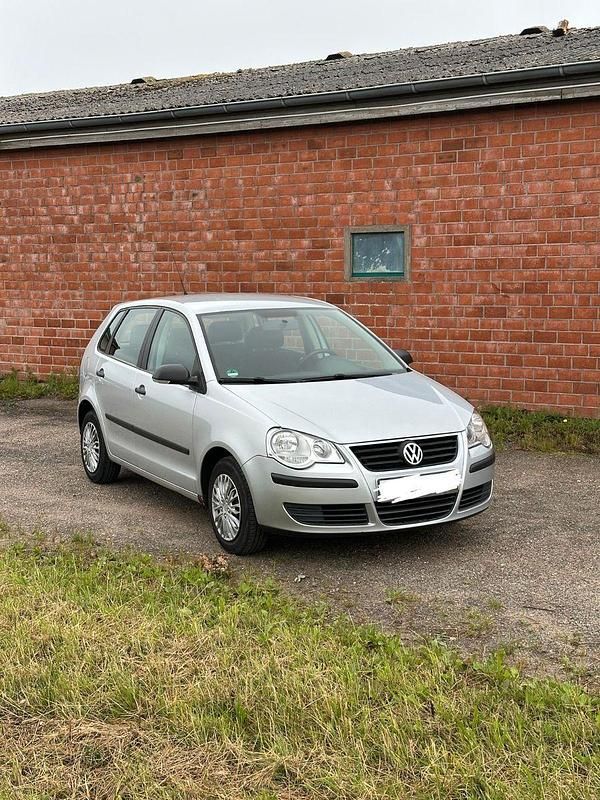 Silber Gebraucht 2008 VW Polo Trendline Limousine | 3.600 € (Fairer Preis) - Bild 1/4