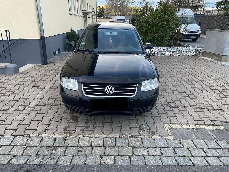 Gebraucht VW Passat 101 PS (74 kW) 2002 Schwarz Limousine