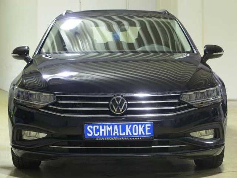 Deep black pearlescent (metallic) Gebraucht 2022 VW Passat Business Kombi | 20.500 € (Superpreis) - Bild 1/4