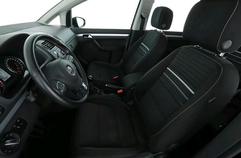 Gebraucht VW Touran 105 PS (77 kW) 2015 Schwarz Van / Kleinbus