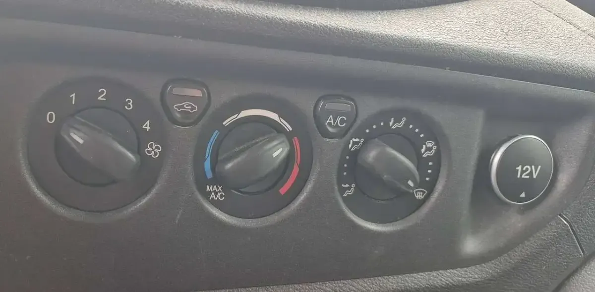Używany Ford Transit Basis 90 KM (66 kW) 2017 Biały Van