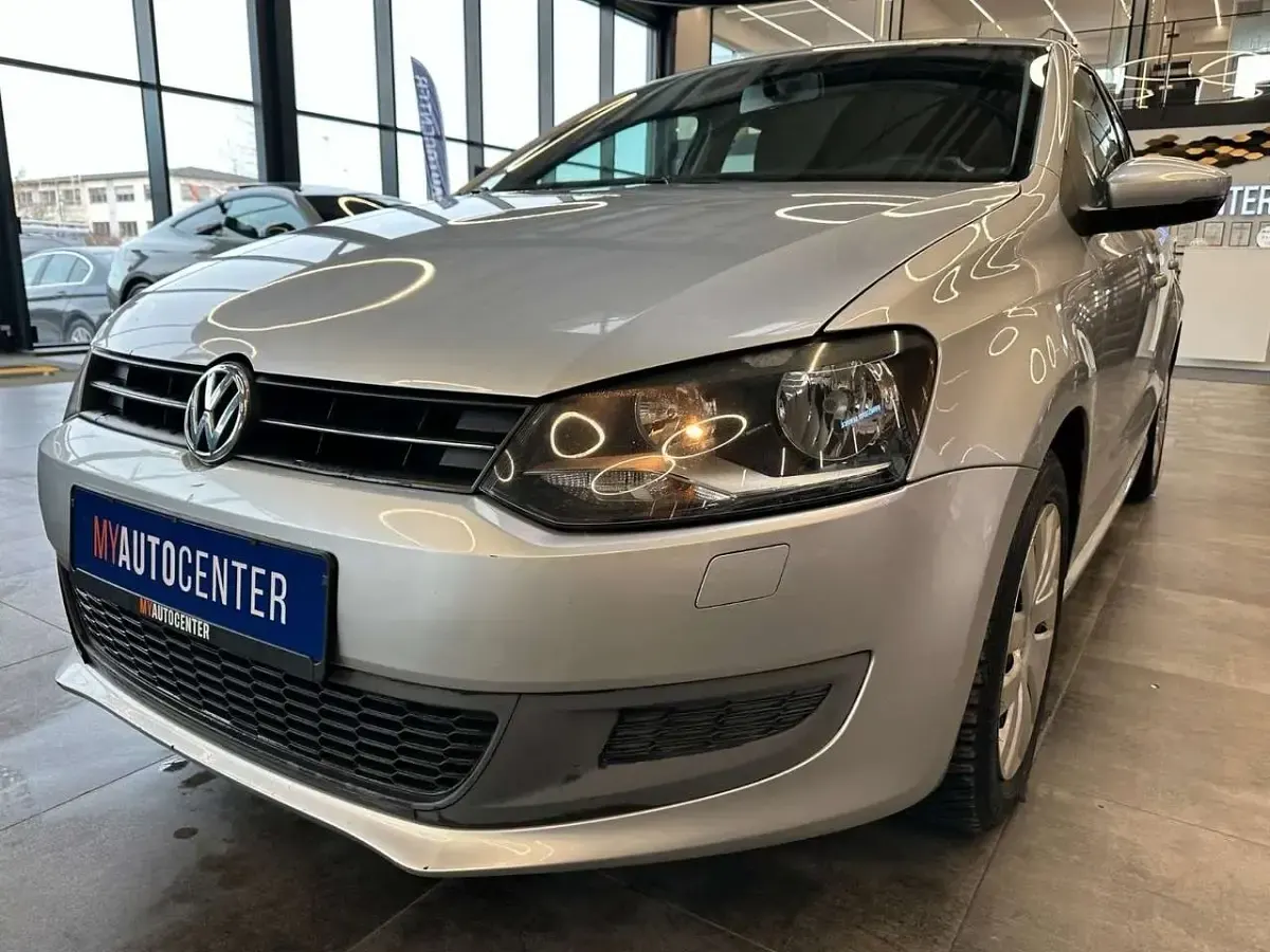 Gebraucht VW Polo Comfortline 69 PS (50 kW) 2010 Silber Kleinwagen