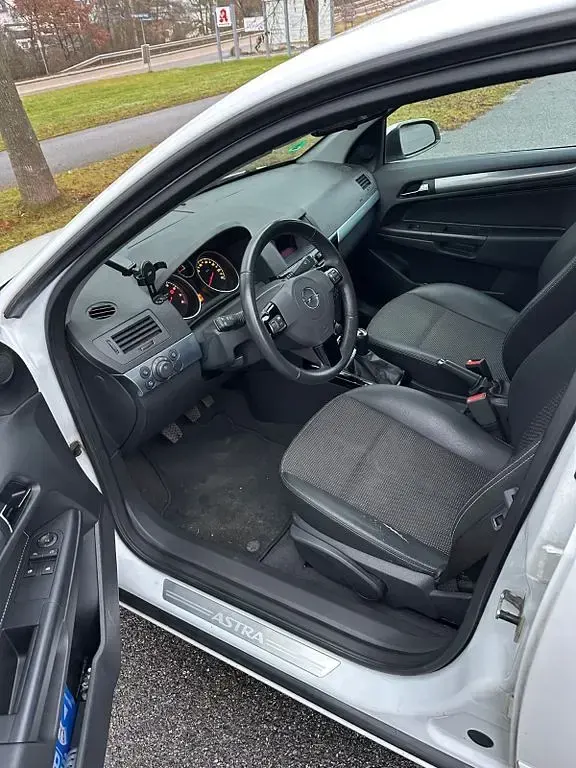 Gebraucht Opel Astra Cosmo 116 PS (85 kW) 2009 Weiß Limousine
