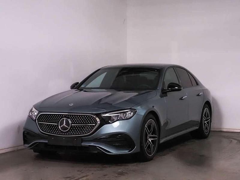 Gebraucht Mercedes E220 AMG 197 PS (144 kW) 2024 Metalliclack verdesilber Limousine