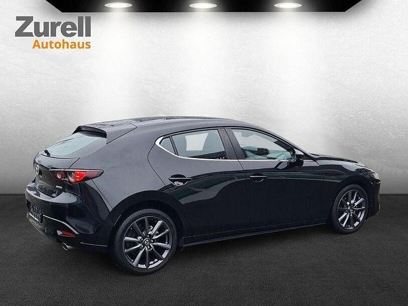 Używany Mazda 3 Selection 122 KM (89 kW) 2021 Czarny Sedan/Limuzyna