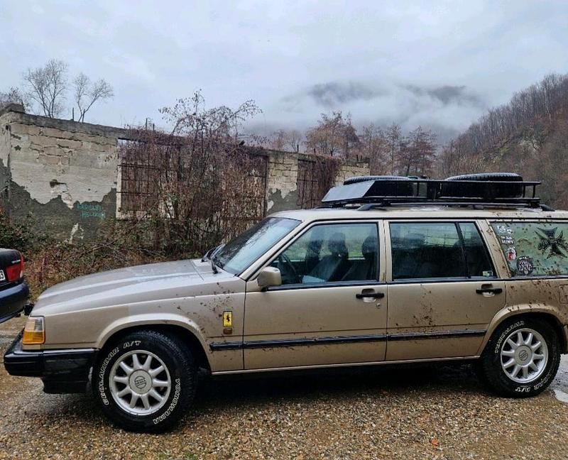 Second-hand Volvo 940 130 CP (95 kW) 1995 Auriu Break