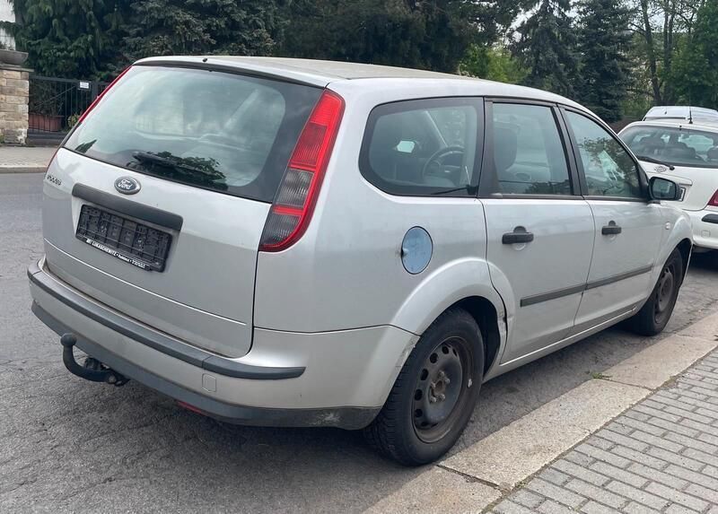 Gebraucht Ford Focus 101 PS (74 kW) 2005 Grau Kombi