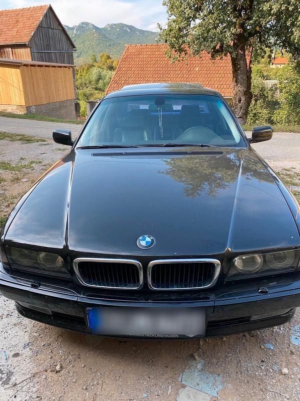 Schwarz Gebraucht 1996 BMW 740 Limousine | 6.500 € (Fairer Preis) - Bild 1/4