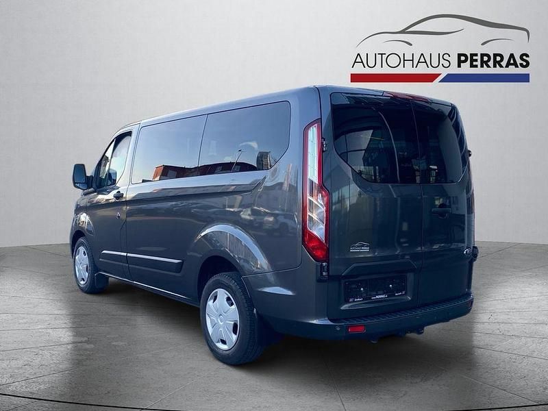 Gebraucht Ford Transit Tourneo 131 PS (96 kW) 2020 Grau Van / Kleinbus