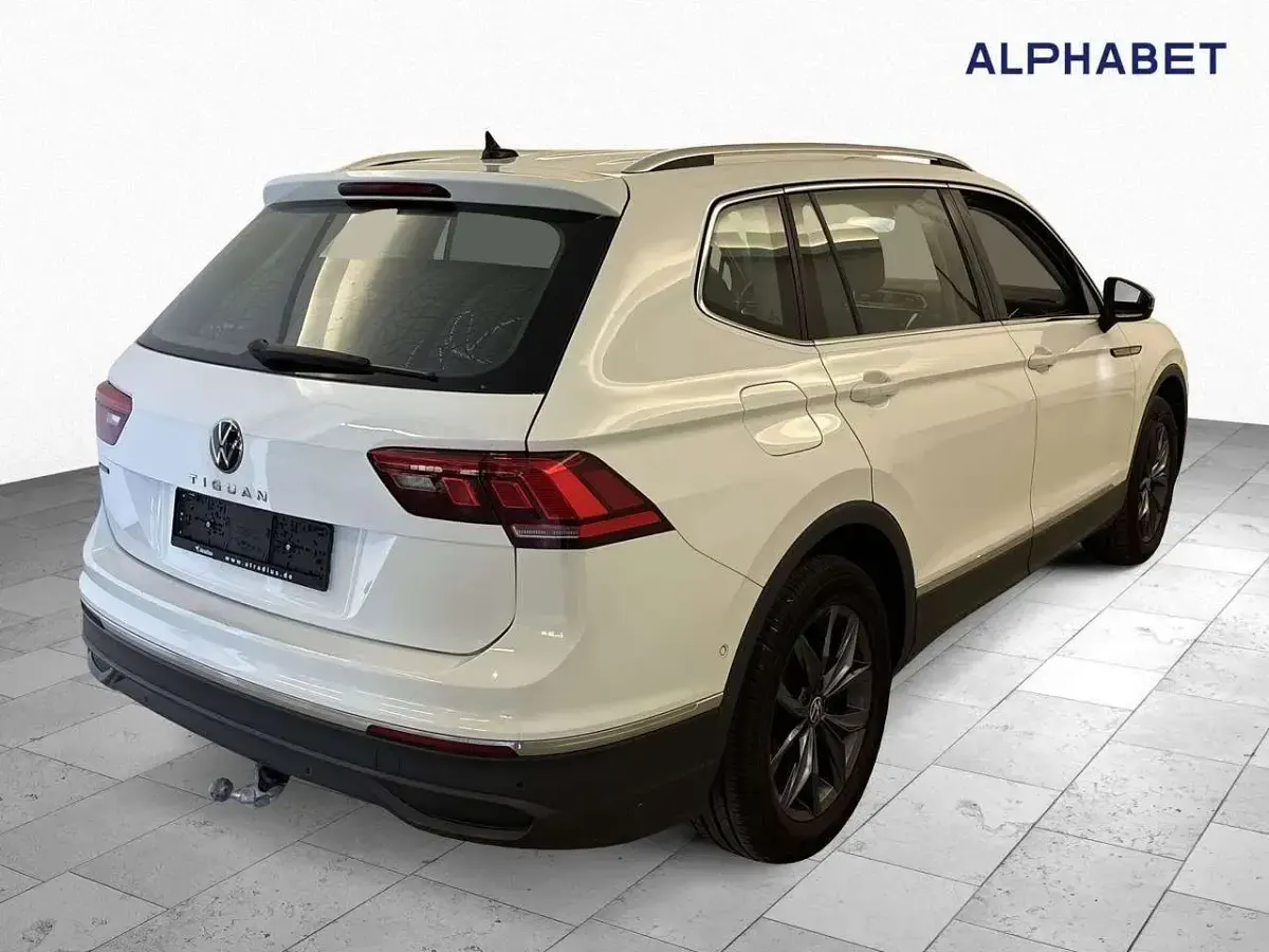 Gebraucht VW Tiguan Allspace Life 150 PS (110 kW) 2023 Weiß SUV