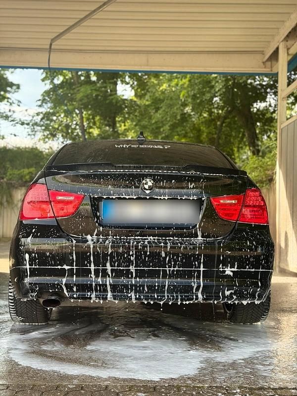 Gebraucht BMW 318 143 PS (105 kW) 2009 Schwarz Limousine
