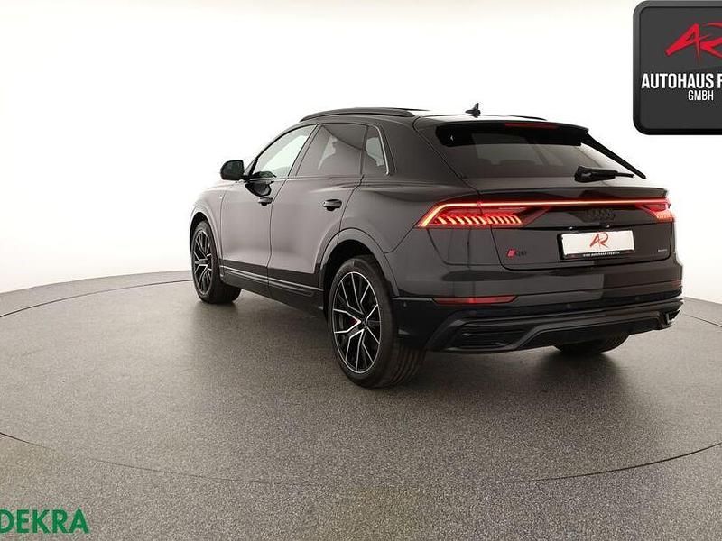 Gebraucht Audi Q8 S-Line 286 PS (210 kW) 2021 Orcaschwarz SUV