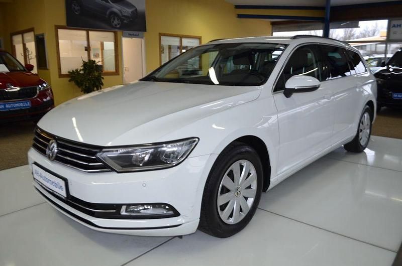 Weiß Gebraucht 2016 VW Passat Kombi | 9.880 € (Fairer Preis) - Bild 1/4