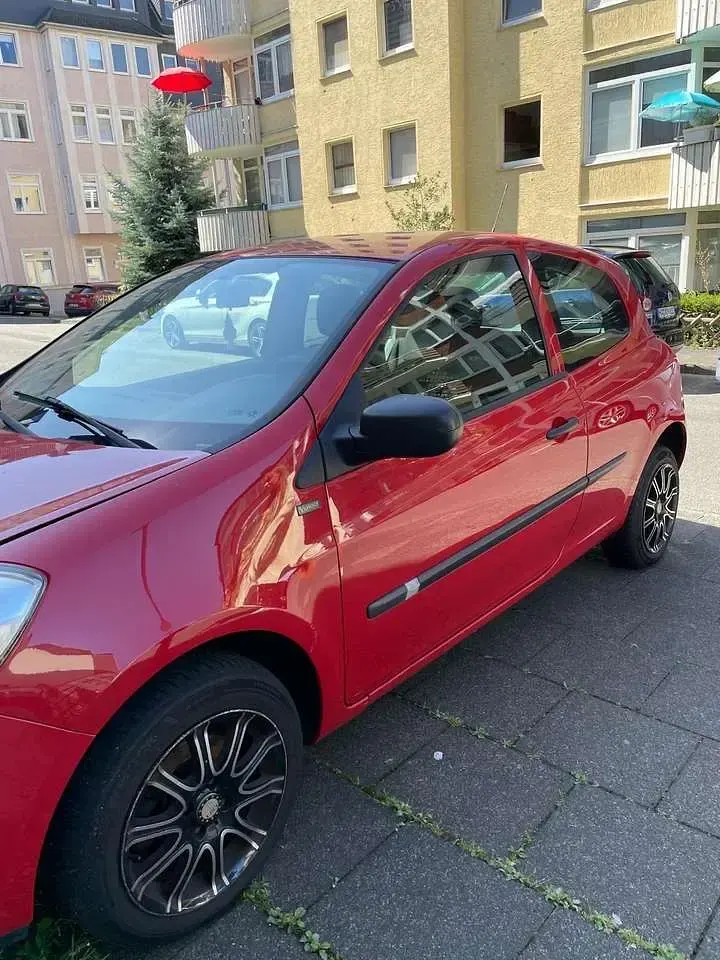 Gebraucht Renault Clio Expression 75 PS (55 kW) 2012 Kleinwagen