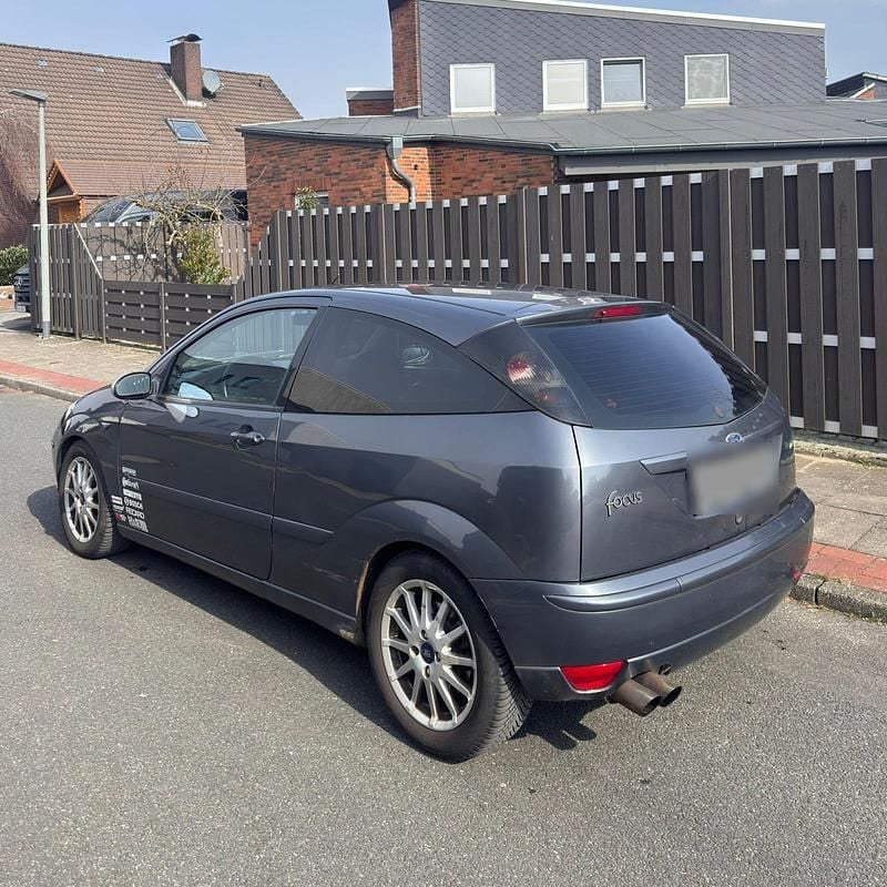 Gebraucht Ford Focus ST 173 PS (127 kW) 2002 Grau Limousine