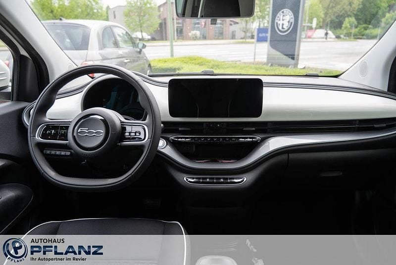 Gebraucht Fiat 500e Basis 86 kW (118 PS) 2023 Weiss Kleinwagen