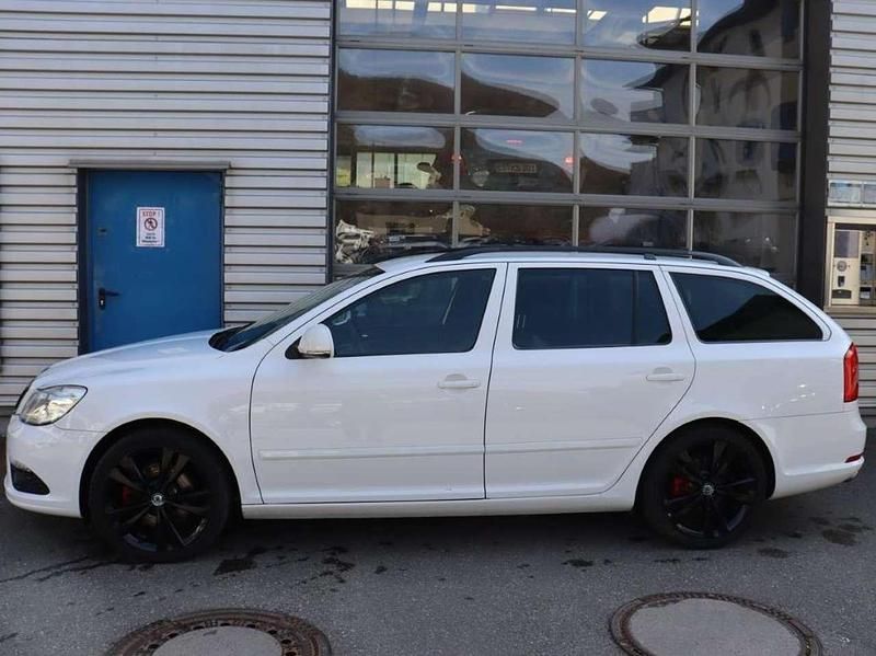 Gebraucht Skoda Octavia RS 200 PS (147 kW) 2012 Candyweiss Kombi