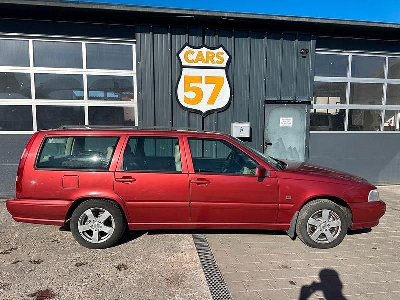 Gebraucht Volvo V70 193 PS (141 kW) 1997 Rot Kombi