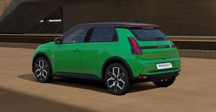 Gebraucht Renault 5 E-Tech Komfort 110 kW (150 PS) 2025 Pop green + blackpearlschwarz Limousine