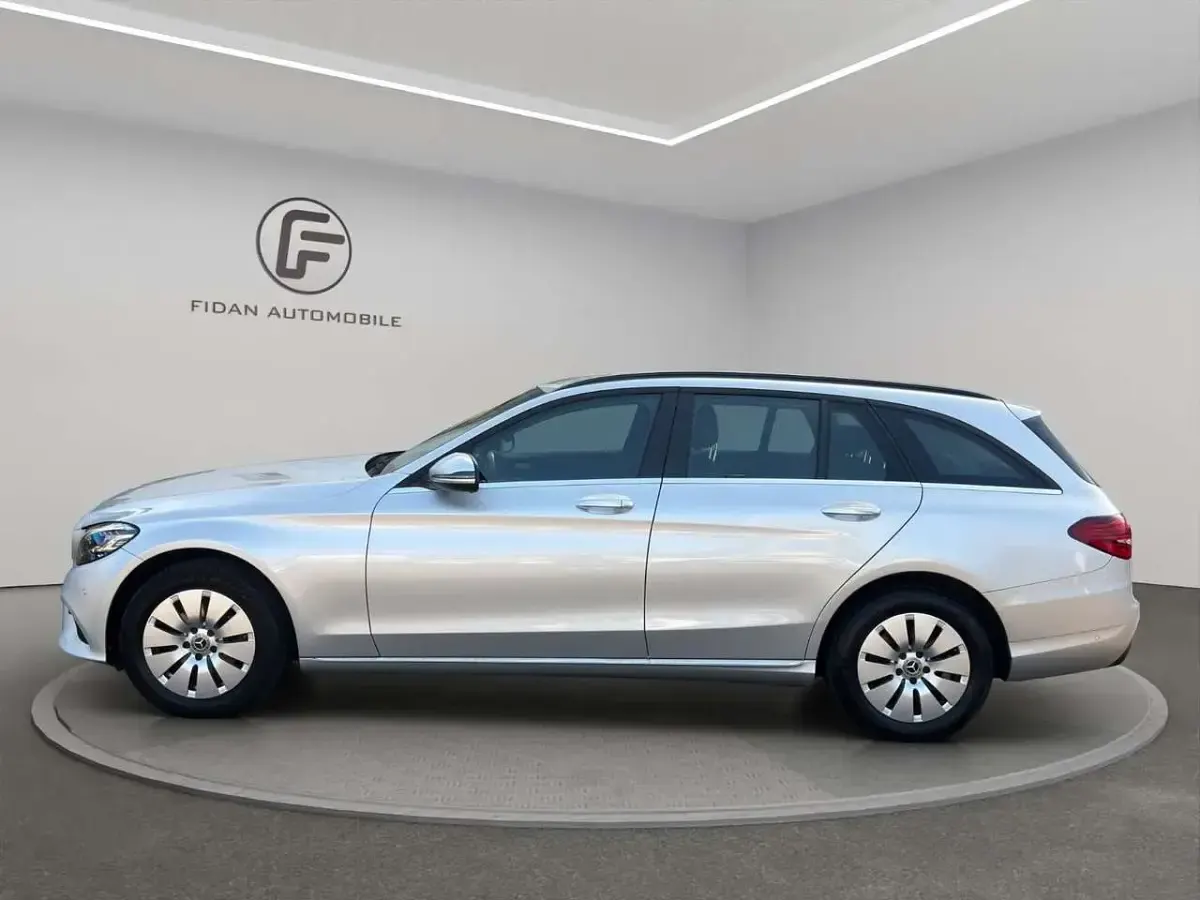 Gebraucht Mercedes C200 160 PS (117 kW) 2021 Iridiumsilber Kombi