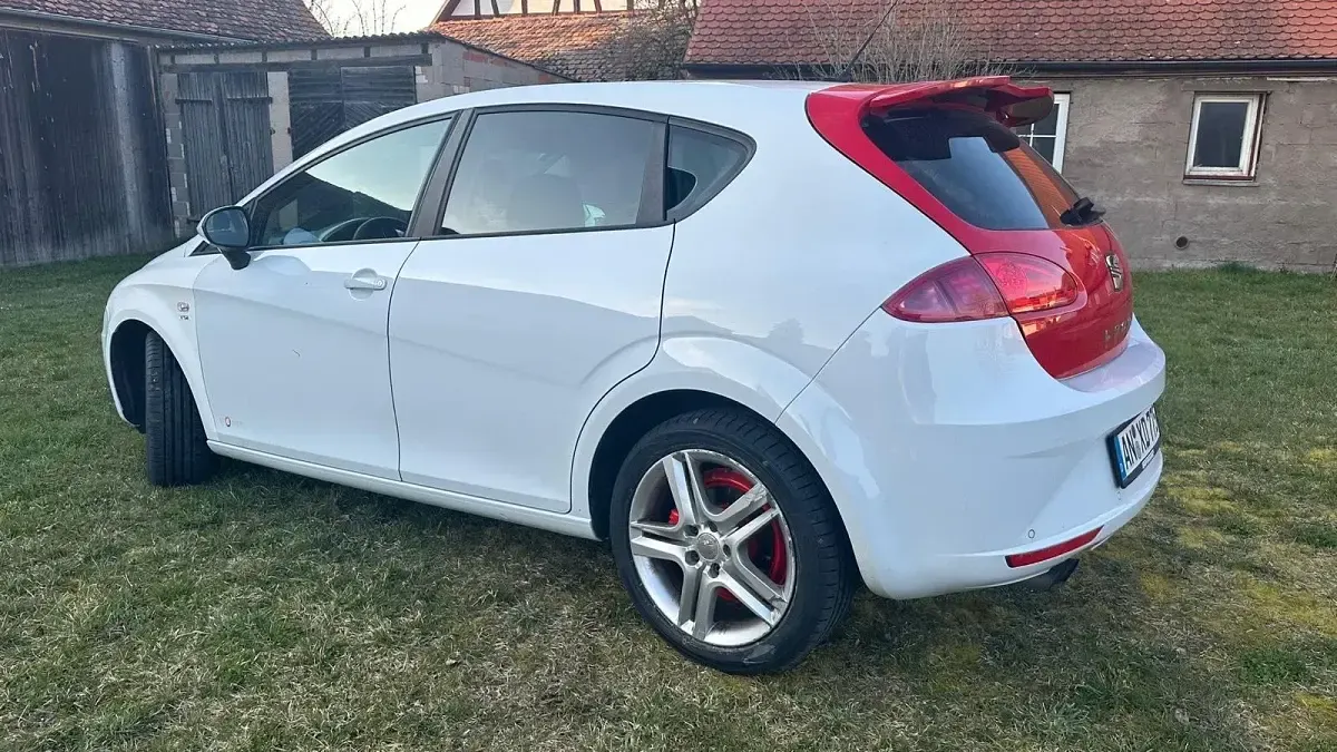 Gebraucht Seat Leon Copa 125 PS (91 kW) 2012 Weiß Limousine