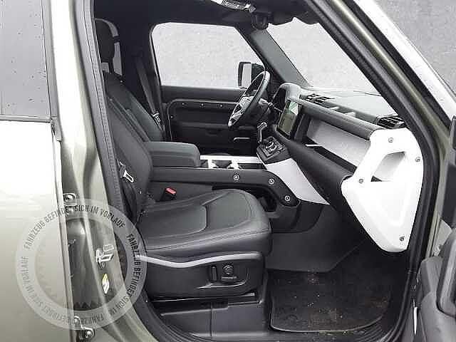 Gebraucht Land Rover Defender SE Dynamic 304 PS (223 kW) 2025 Pangea green SUV
