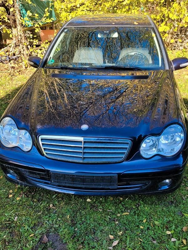 Gebraucht Mercedes C180 163 PS (119 kW) 2006 Blau Limousine