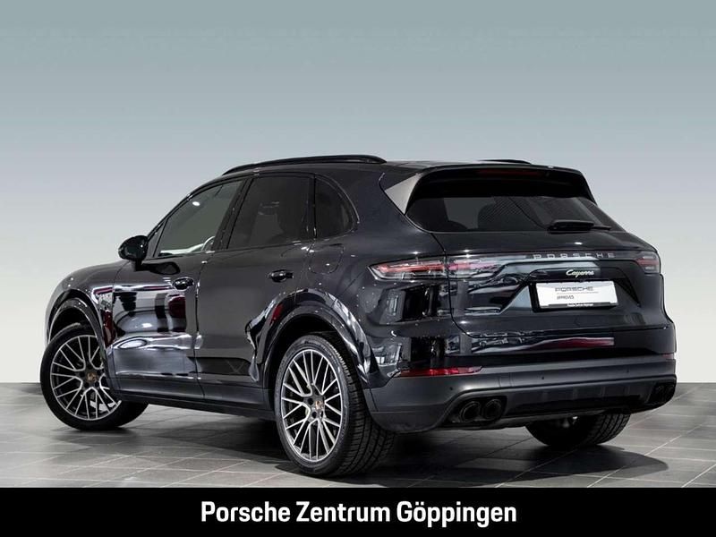 Gebraucht Porsche Cayenne 462 PS (339 kW) 2021 Tiefschwarzmetallic SUV