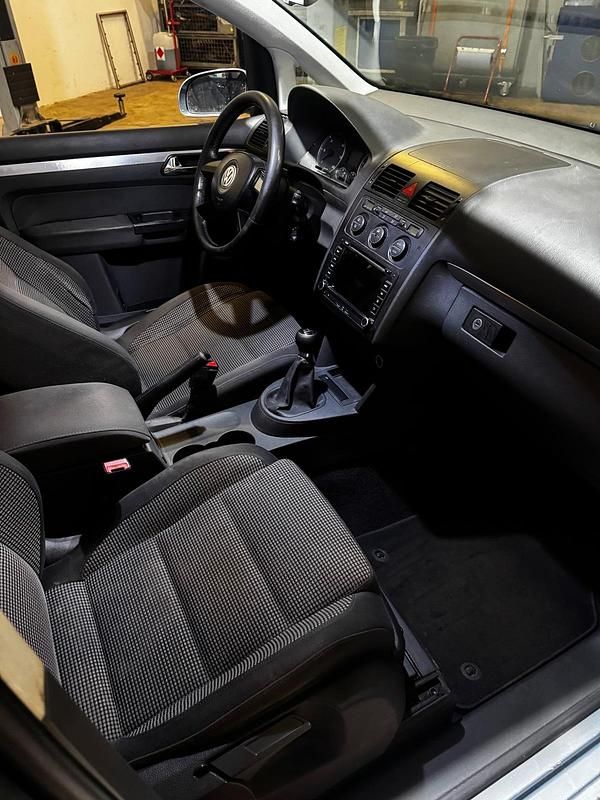 Gebraucht VW Touran 140 PS (102 kW) 2004 Grau Van / Kleinbus