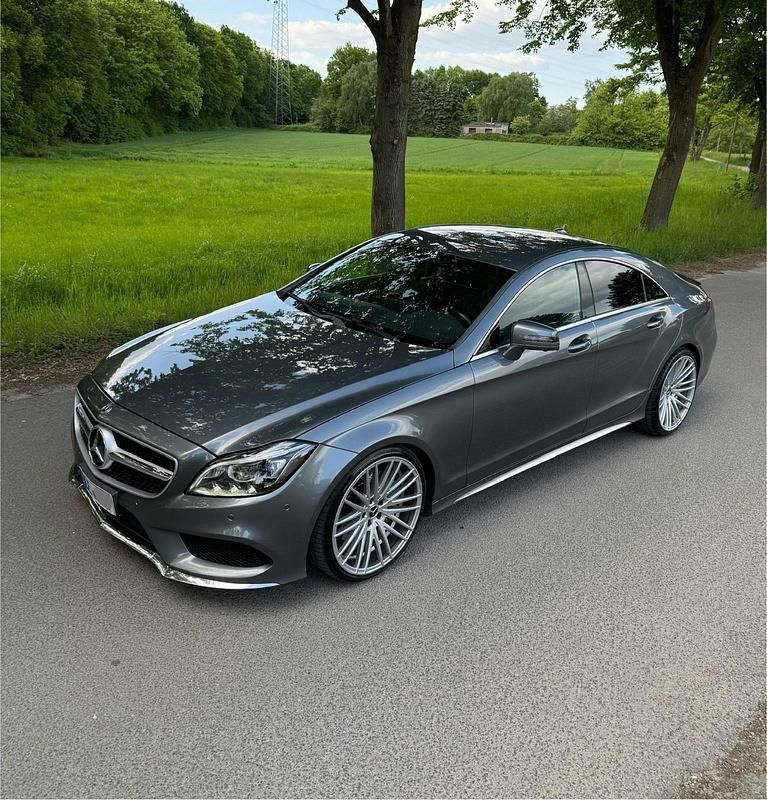Grau Gebraucht 2015 Mercedes CLS350 AMG line Limousine | 19.900 € (Superpreis) - Bild 1/4