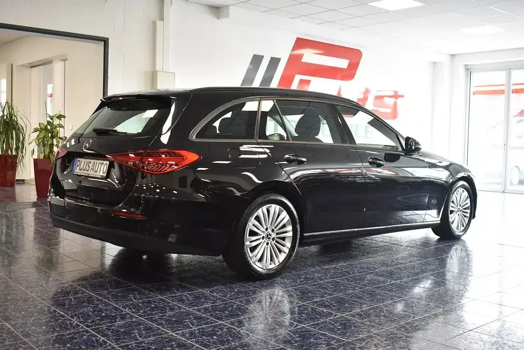 Gebraucht Mercedes C220 200 PS (147 kW) 2023 Schwarz Limousine