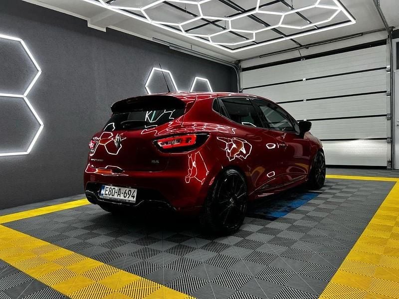 Gebraucht Renault Clio IV Trophy 220 PS (161 kW) 2017 Rot Limousine