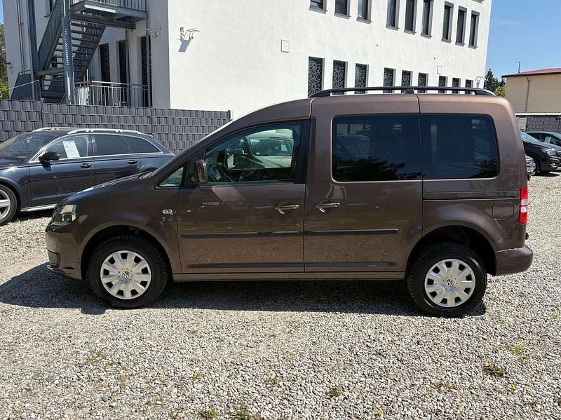 Usata VW Caddy Trendline 110 CV (80 kW) 2012 Marrone Monovolume