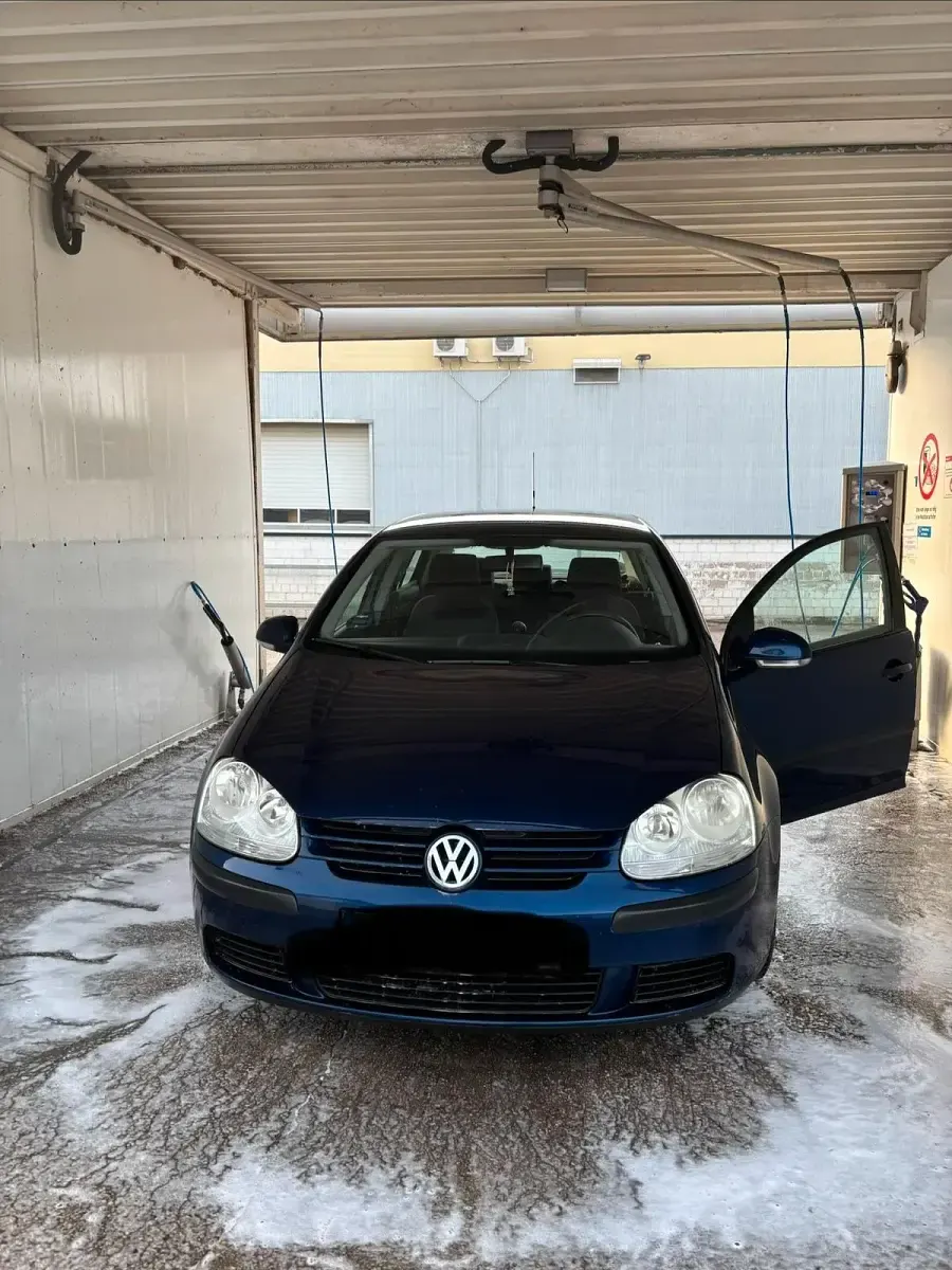 Gebraucht VW Golf V 102 PS (75 kW) 2004 Blau Kleinwagen