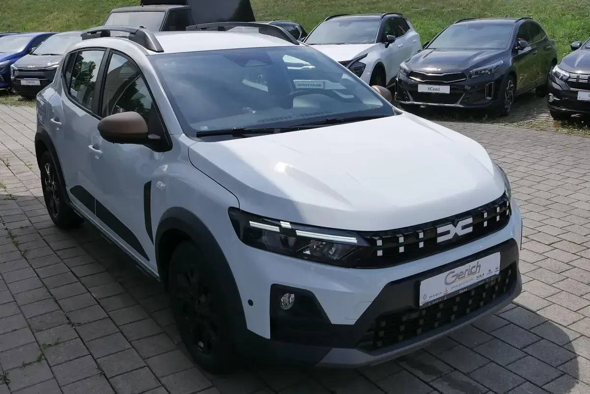 Neu Dacia Sandero Extreme 110 PS (80 kW) 2026 Gletscherweiss Limousine